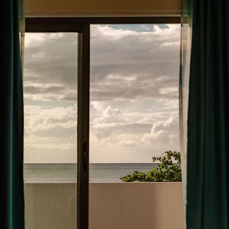 Stella Marris Beachfront Villa Pointe aux Sable Esterno foto